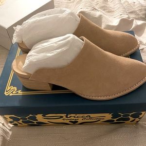 SBICCA MULES SIZE 7